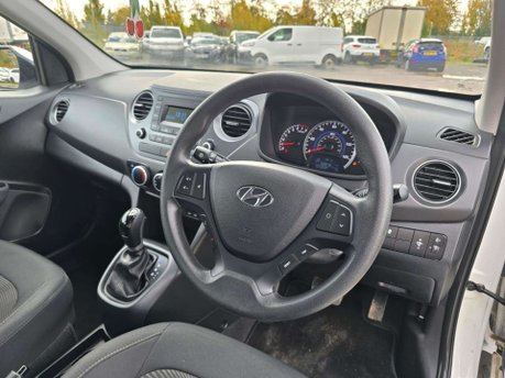 Hyundai i10 1.2 SE Hatchback 5dr Petrol Auto Euro 6 (87 ps) 27