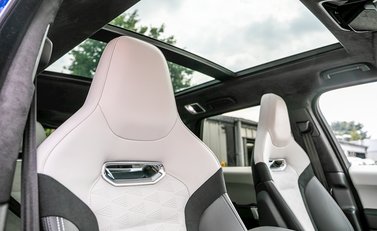 Land Rover Range Rover Sport 5.0 SVR 16