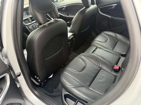 Volvo V40 1.6 V40 SE Luxury D2 Auto 5dr 40