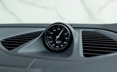 Porsche Macan GTS Electric 25