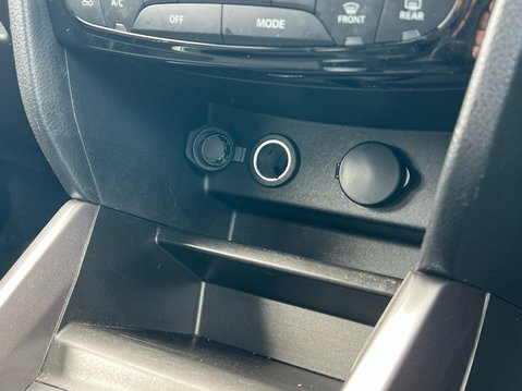 Suzuki Vitara SZ-T BOOSTERJET MHEV 26