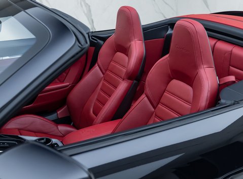 Porsche 911 Turbo Cabriolet (992) 35