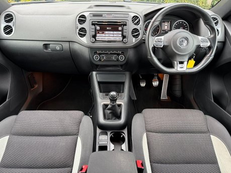 Volkswagen Tiguan 2.0 TDI BlueMotion Tech R-Line 4WD Euro 5 (s/s) 5dr 18