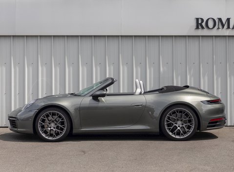 Porsche 911 (992) Carrera 4S Cabriolet 2