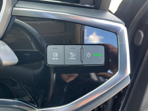 Audi Q3 TFSI SPORT 25