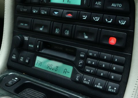 Jaguar XKR 4.2 Convertible 2dr Petrol Automatic (304 g/km, 400 bhp) 27