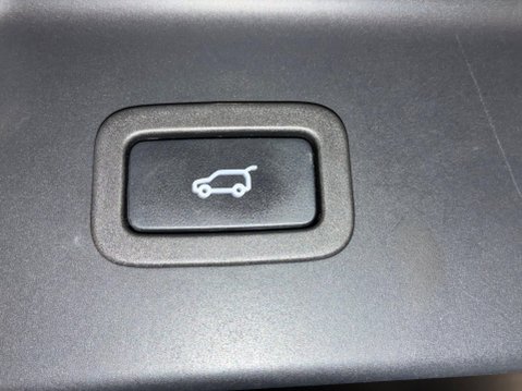 Land Rover Range Rover 4.4 SD V8 Vogue SE Auto 4WD Euro 6 (s/s) 5dr 24