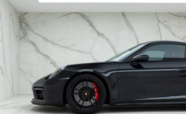 Porsche 911 (992) Carrera 4 GTS 25