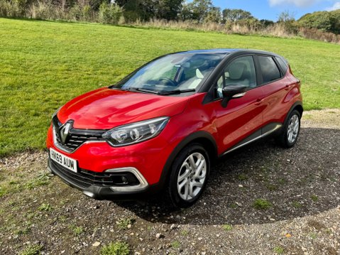 Renault Captur ICONIC TCE 8