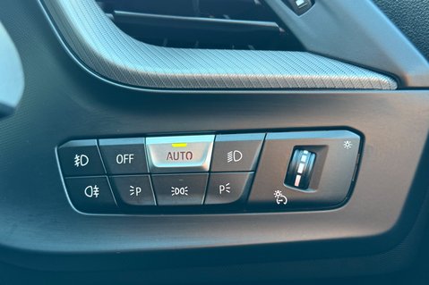 BMW 1 Series 118I M SPORT AUTOMATIC - FULL BMW SERVICE HISTORY -APPLE CARPLAY 49