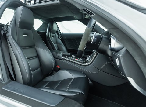 Mercedes-Benz SLS AMG 13