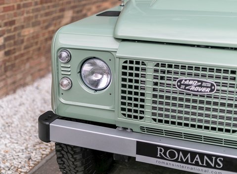 Land Rover Defender 90 Heritage Hard Top 17