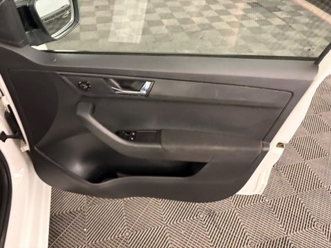 Skoda Fabia 1.0 Colour Edition Euro 6 (s/s) 5dr 29