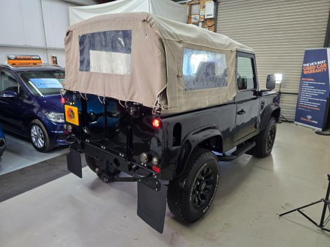 Land Rover Defender 90 HARD-TOP TD5 9