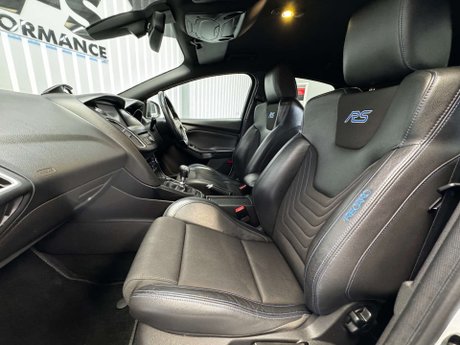 Ford Focus 2.3T EcoBoost RS Hatchback 5dr Petrol Manual AWD Euro 6 (s/s) (350 ps) 8