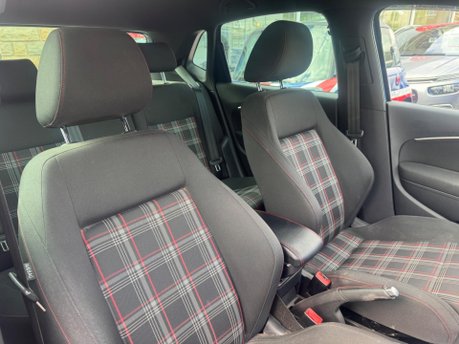Volkswagen Polo GTI DSG 11