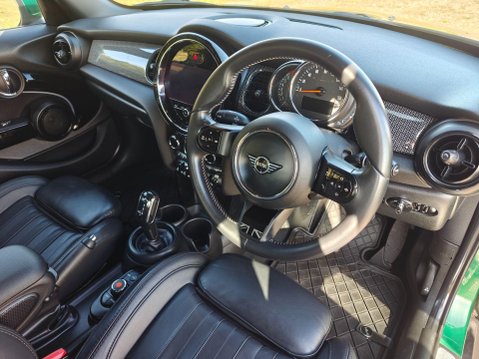 Mini Hatch 1.5 Cooper Exclusive Steptronic Euro 6 (s/s) 5dr 19