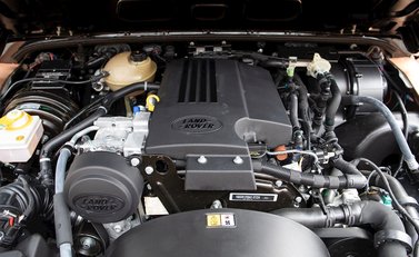 Land Rover Defender 90 Autobiography Edition 27