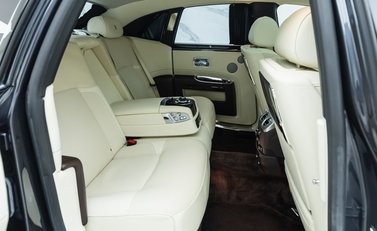 Rolls-Royce Ghost V12 23