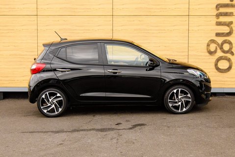Hyundai i10 PREMIUM 12