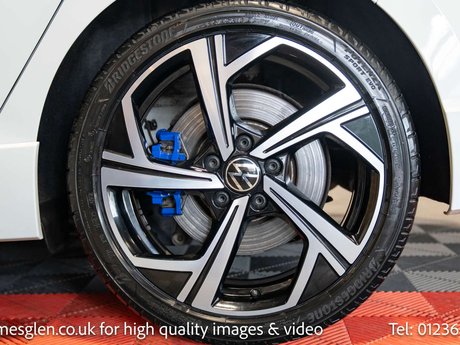 Volkswagen Golf 2.0 Golf R TSi 4Motion Semi-Auto 4WD 5dr 32