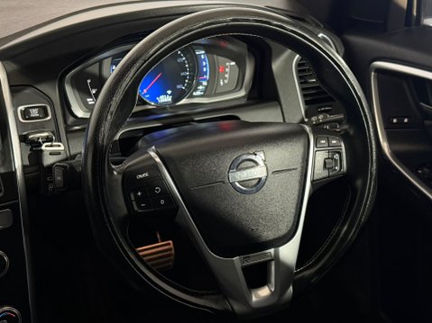 Volvo XC60 D5 R-DESIGN LUX NAV AWD 13