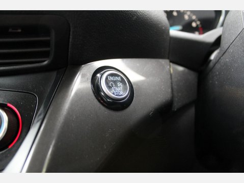 Ford C-Max TITANIUM 25