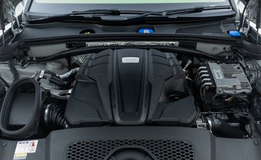 Porsche Macan GTS 35