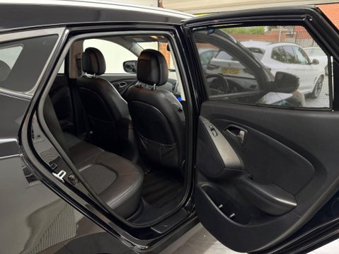 Hyundai ix35 1.7 CRDi SE Euro 5 (s/s) 5dr (Nav) 30