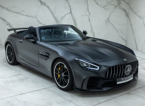 Mercedes-Benz AMG GT R Roadster 18