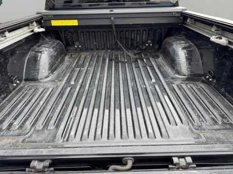 Nissan Navara 2.3 dCi Tekna Auto 4WD Euro 6 4dr 11