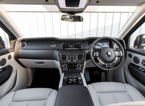 Rolls-Royce Cullinan 21