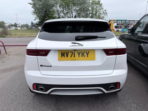 Jaguar E-Pace 2.0 R-DYNAMIC BLACK MHEV 6