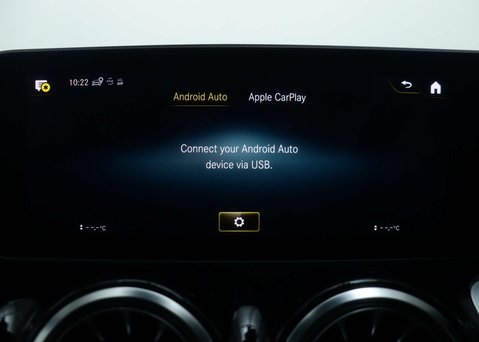 Mercedes-Benz GLB 1.3 GLB200 AMG Line (Premium 2) SUV 5dr Petrol 7G-DCT Euro 6 (s/s) (163 ps) 29