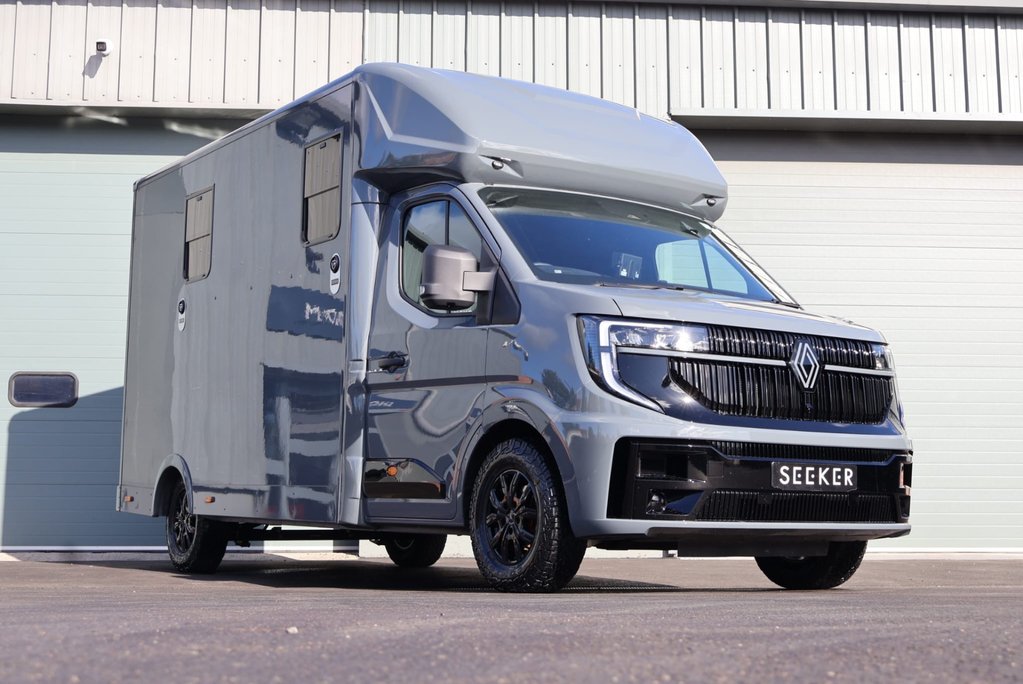 Renault Master DEMO MODEL 3.5 TON ADVANCE 150 AUTO STALLION BUILD SEEKER HORSEBOX REAR BED 3