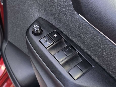 Toyota Yaris 1.5 VVT-h Design Hatchback 5dr Petrol Hybrid E-CVT Euro 6 (s/s) (116 ps) 27