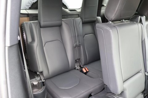 Land Rover Defender 110 D300 X-DYNAMIC HSE 7 SEATER  PRICE MATCH OFFER PREMIUM COLOUR  13