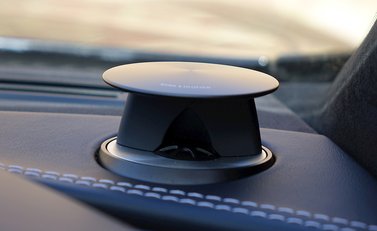 Aston Martin Vanquish Carbon Edition 29