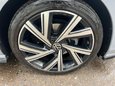 Volkswagen Golf R-LINE TDI DSG 26