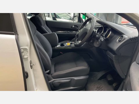 Peugeot 3008 1.6 e-HDi Active SUV 5dr Diesel EGC Euro 5 (s/s) (115 ps) 9