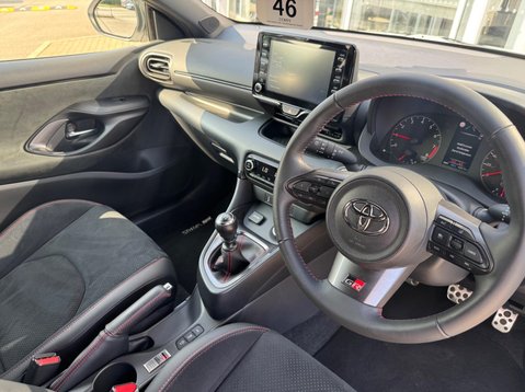 Toyota Yaris GR-Y CIRCUIT 19