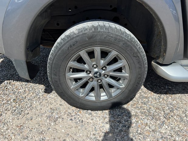Mitsubishi L200 L200 Barbarian Di-D Auto 13