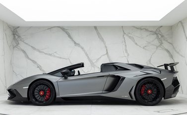 Lamborghini Aventador SV LP 750-4 Roadster 2
