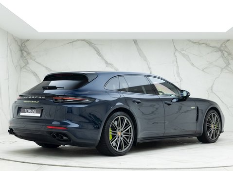 Porsche Panamera Turbo S E-Hybrid Sport Turismo 7
