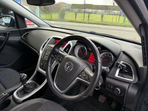 Vauxhall Astra 1.6 CDTi ecoFLEX Excite Euro 6 (s/s) 5dr 8
