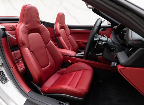 Porsche 911 Carrera 4S Cabriolet (992) 11