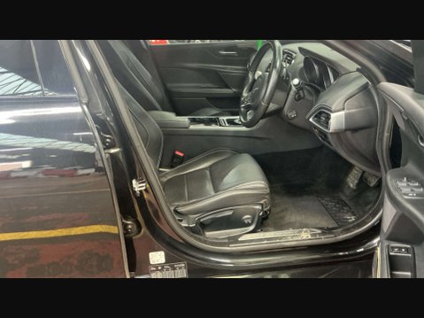 Jaguar XE 2.0 XE R-Sport D Automatic 4dr *NATIONAL DELIVERY* 11