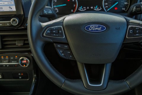 Ford Ecosport TITANIUM 18