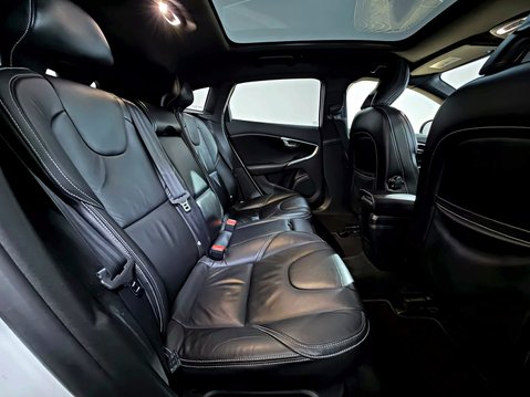 Volvo V40 R-DESIGN NAV D3 S/S 2.0 DIESEL MANUAL 22