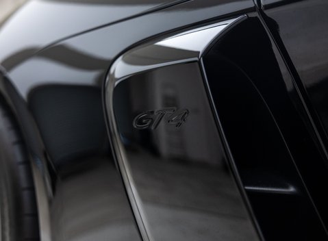 Porsche Cayman GT4 (718) 40